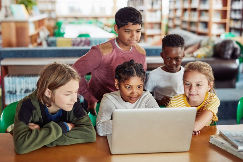 Internet access in school library for students